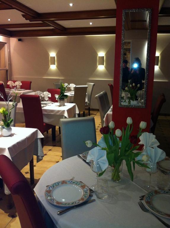 Hotel-Restaurant "Les Rochers" La Balme-de-Sillingy Ngoại thất bức ảnh
