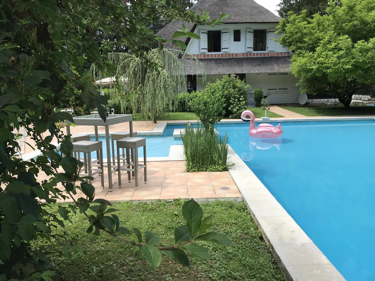 Hotel-Restaurant "Les Rochers" La Balme-de-Sillingy Ngoại thất bức ảnh